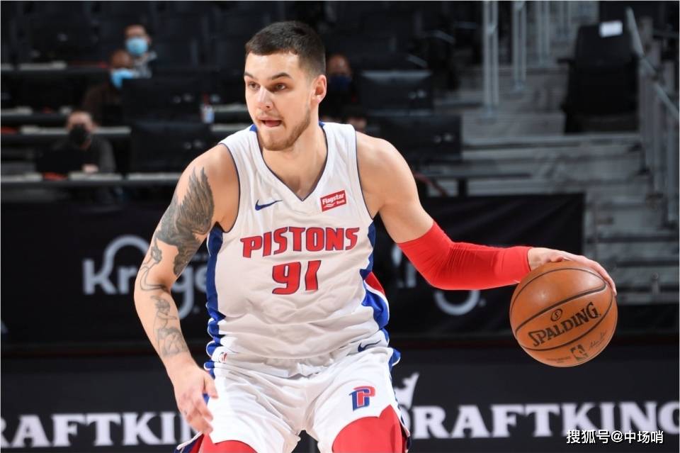 关于赛前底特律活塞调整名单以备欧联；内部沟通环节打磨；信心回归；数据趋势出现新变化的信息