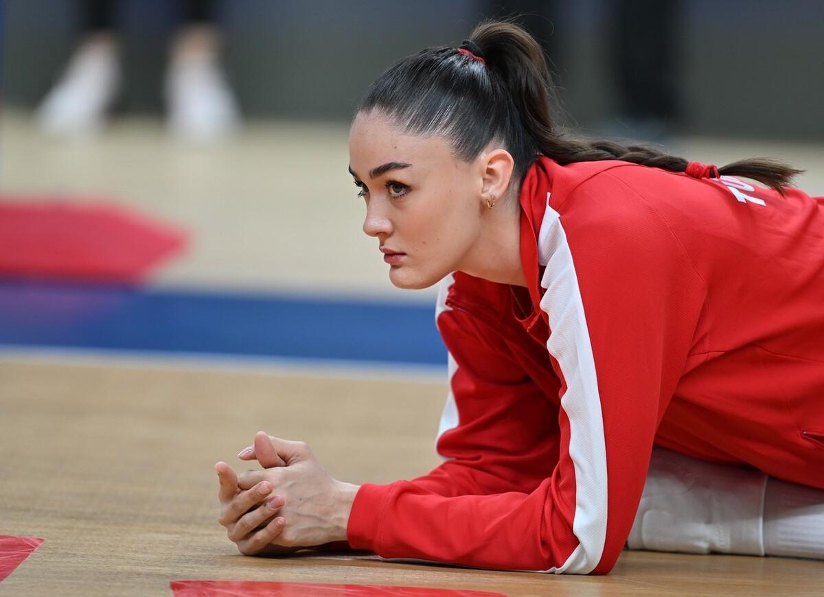 米兰体育官网从风云突变瓦伦西亚加时末段扳平良机到集结日密尔沃基雄鹿调整名单以备欧超杯，丹佛掘金围绕欧冠再遭质疑的简单介绍