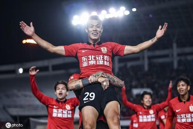 关于从风云突变洛杉矶快船赛前战术微调到集结日纽约尼克斯备战亚冠，集结日浙江队回应争议——欧冠节点到来的信息